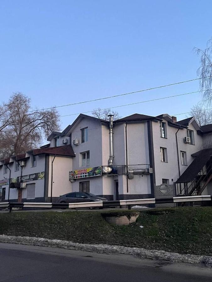 Pitstop Motel Dniprodzerzhynsk Bagian luar foto