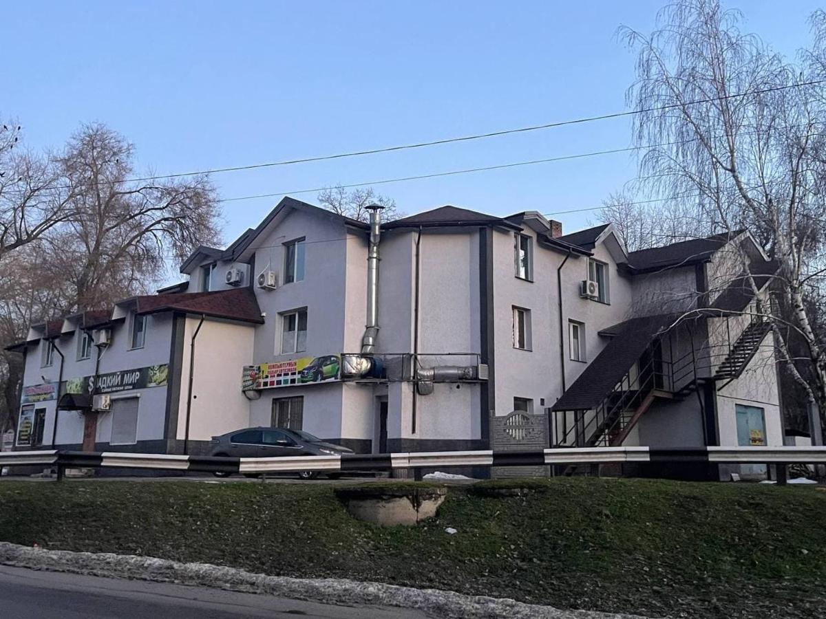Pitstop Motel Dniprodzerzhynsk Bagian luar foto