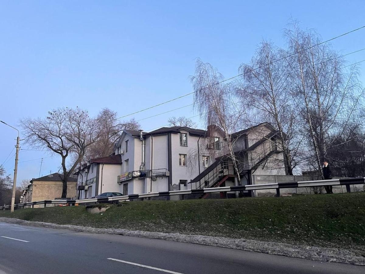 Pitstop Motel Dniprodzerzhynsk Bagian luar foto