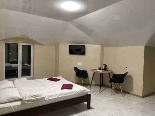 Pitstop Motel Dniprodzerzhynsk Bagian luar foto
