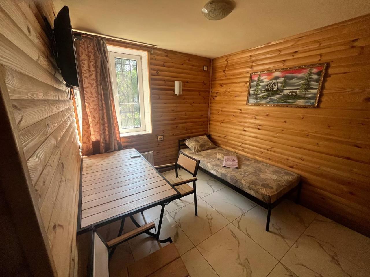 Pitstop Motel Dniprodzerzhynsk Bagian luar foto