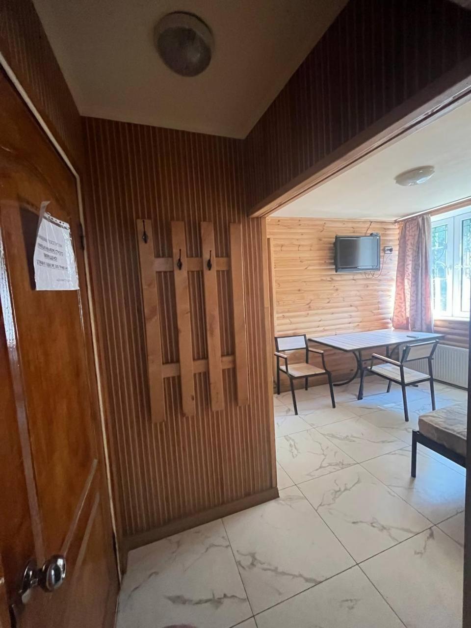 Pitstop Motel Dniprodzerzhynsk Bagian luar foto
