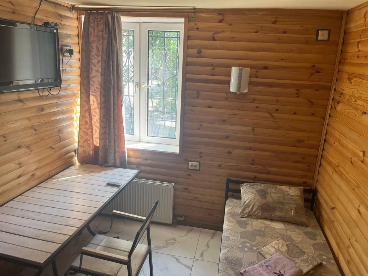 Pitstop Motel Dniprodzerzhynsk Bagian luar foto